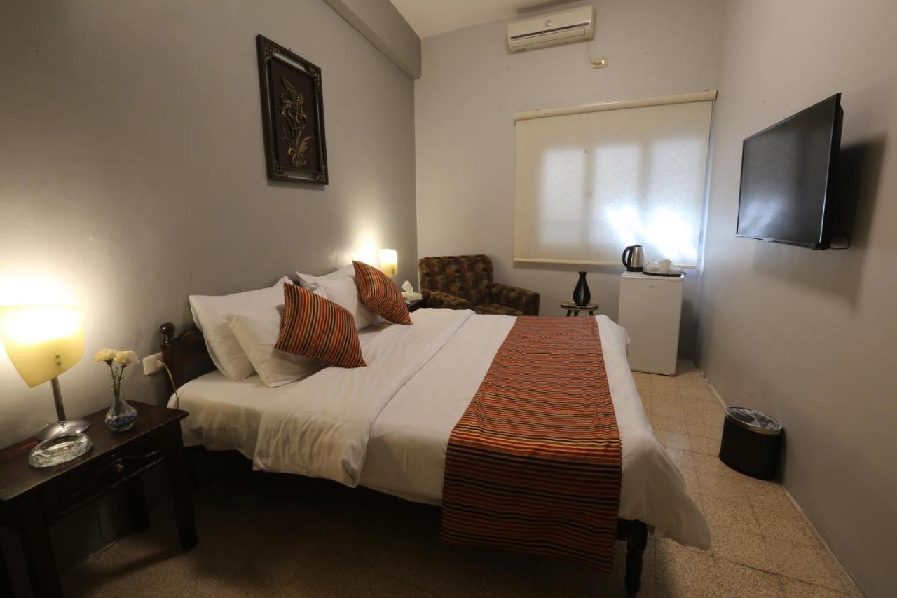 Riviera Hotel Amman Eksteriør bilde